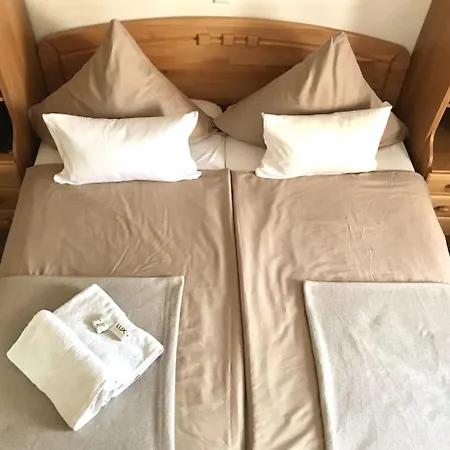Haus-anka 3*